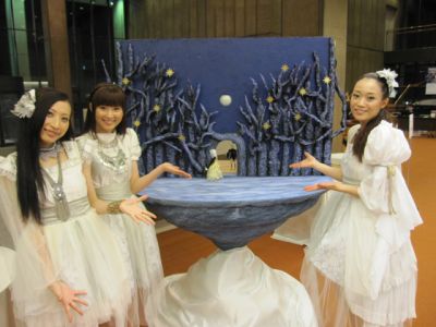 Kalafina Blog 2012.07.19
Kalafina with moonfesta NHK set
Keywords: kalafina blog 2012 2012.07.19 moonfesta nhk
