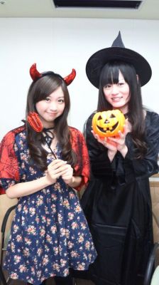 Kaori's melody 2012.11.02
witch Kaori and goblin Mana Ogawa
Keywords: Kaori's melody 2012.11.02 kaori 2012 witch pumpkin mana ogawa goblin halloween fj
