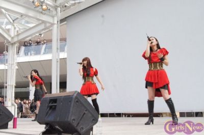 Kalafina
to the beginning live
from GirlsNews
Keywords: kalafina live 2012 girls news to the beginning